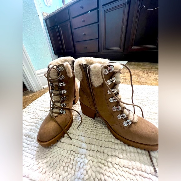 Steve Madden, Madden Girls hiking boots in color blush - Picture 1 of 4